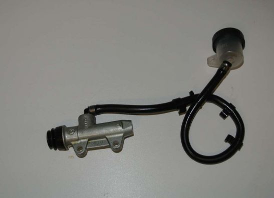Rempomp achter BMW F 700 GS