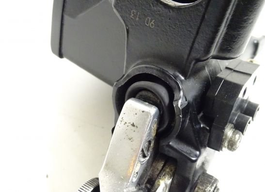 Rempomp achter Suzuki Burgman 650