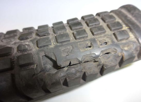 Footrest left Kawasaki GPZ 500