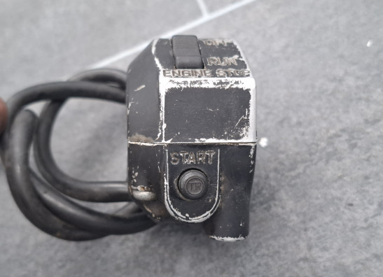Handlebar switch assy right Suzuki GT 750