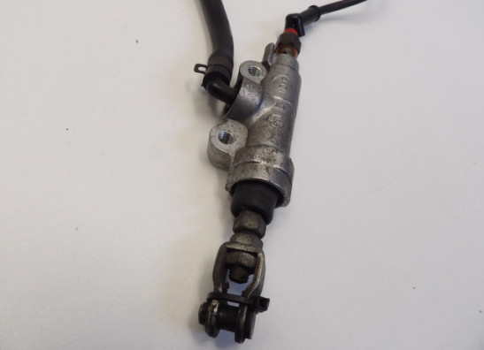 Rempomp achter Yamaha MT 03