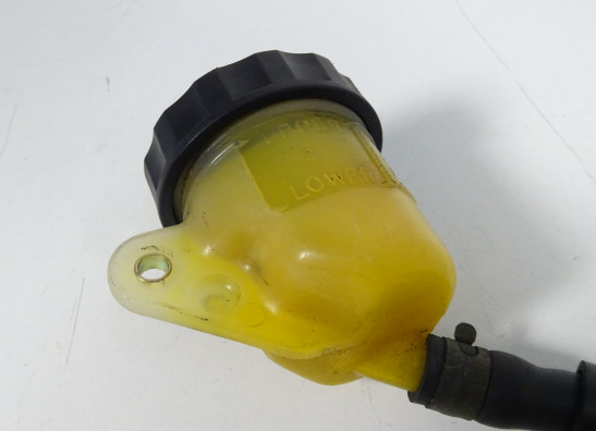 Rempomp achter Honda ST 1300 Pan European