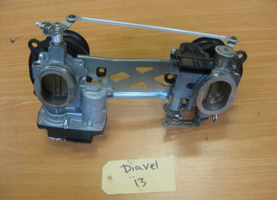 Gasklephuis Ducati Diavel