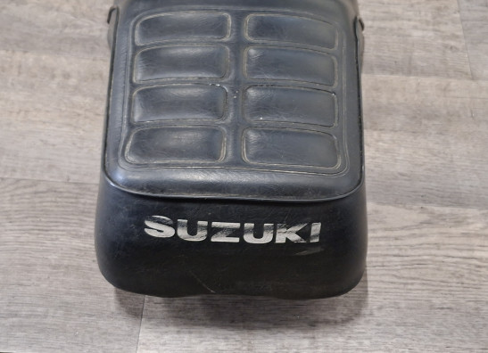 Zadel Suzuki GN 250