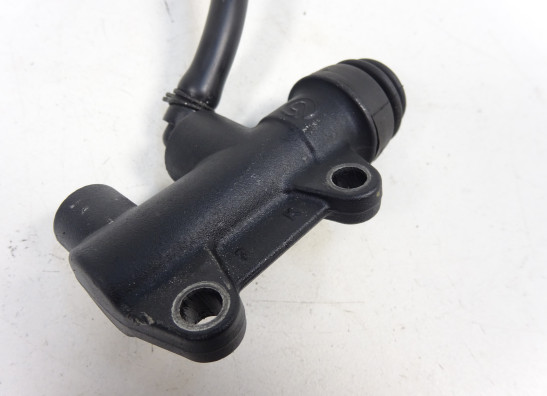 Rempomp achter Ducati monster 796