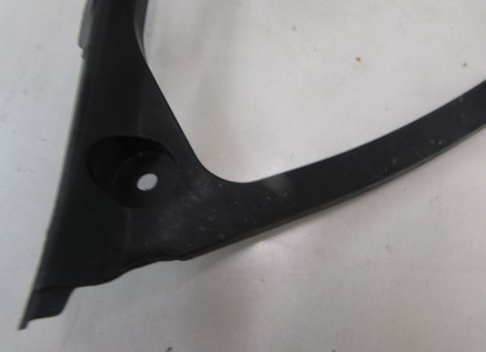 Cowl V shape under Suzuki GSX R 750