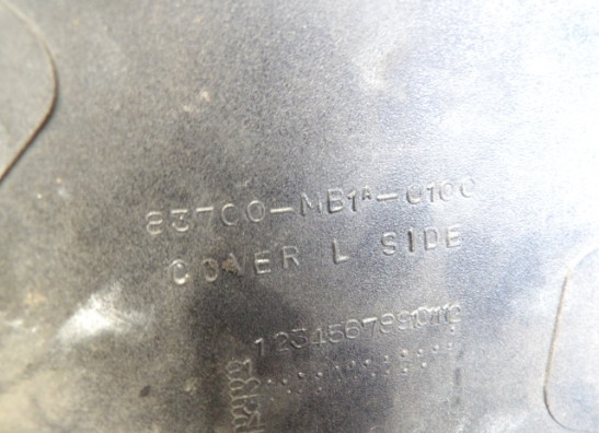 Linker zijkuip klein Honda VF 700  750 C Magna