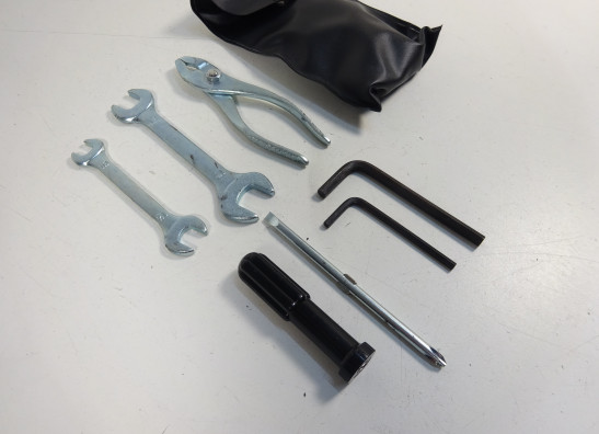 Tool set Suzuki M 1500 Intruder