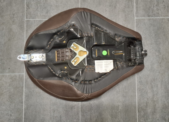 Zadel Harley Davidson XL1200CX Roadster