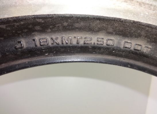 Front Wheel Honda VF 700  750 S Sabre