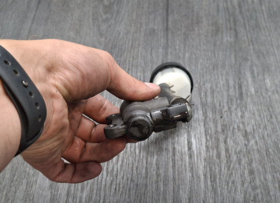 Rempomp achter BMW R 1250 GS