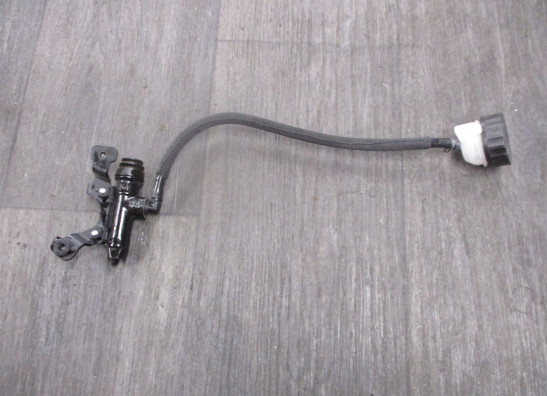 Rempomp achter BMW G 310 R