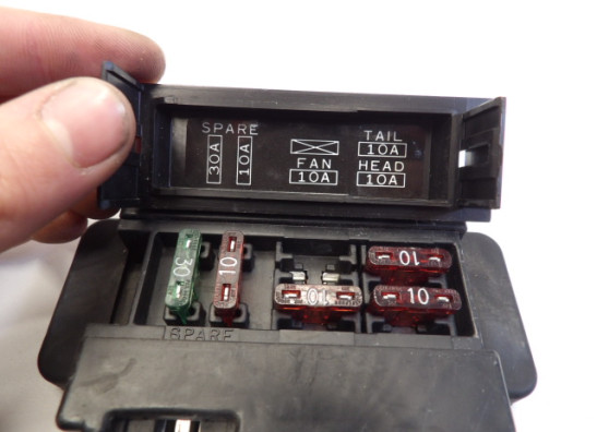 Zekeringkast Kawasaki ZZR 600