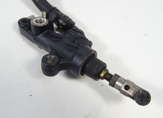 Rempomp achter Yamaha YZF R1