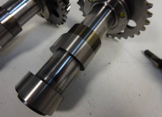 Camshaft Aprilia RSV 1000