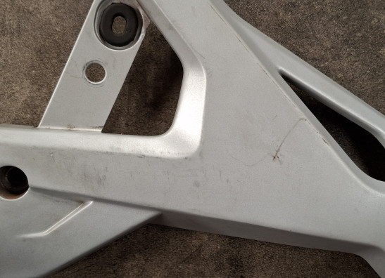 Fussrastetrager vorne links CFMoto 650 MT