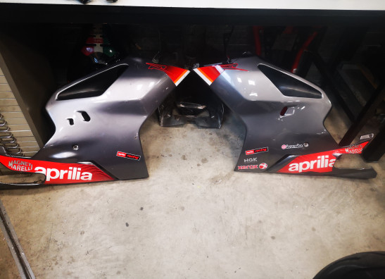 Rechter zijkuip Aprilia RSV 1000