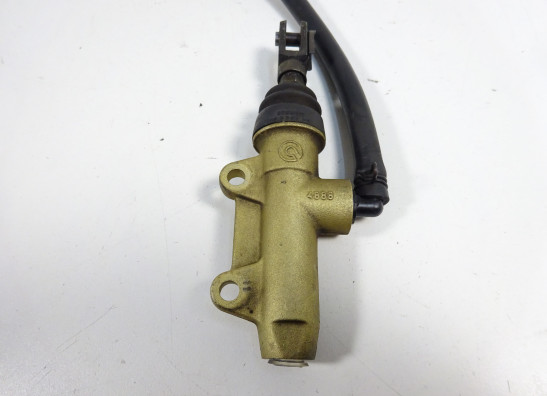 Rempomp achter Ducati monster 600