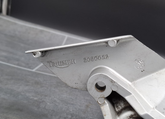 Fussrastetrager vorne links Triumph Trident 900