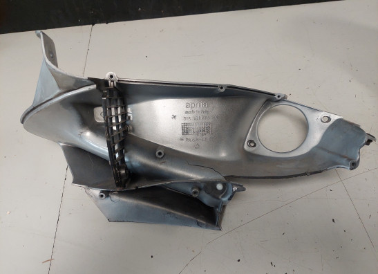 Linker luchtbuis Aprilia RSV 1000