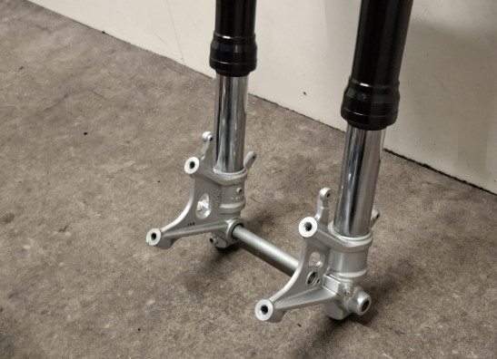 Voorpoten compleet Aprilia Tuono 660