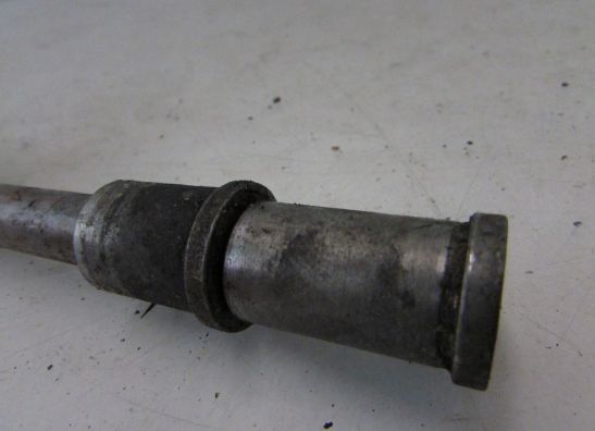 Axle front Kawasaki GPZ 1000