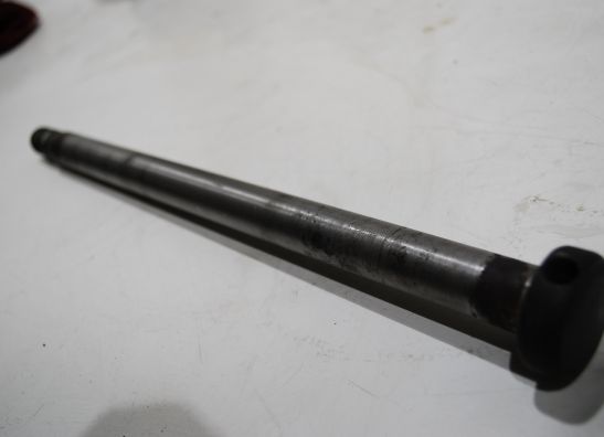 Rear axle Suzuki GS 1000