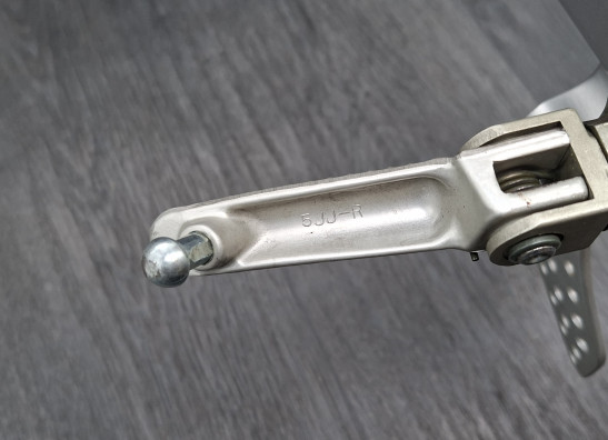 Fussrastetrager vorne rechts Yamaha YZF R1