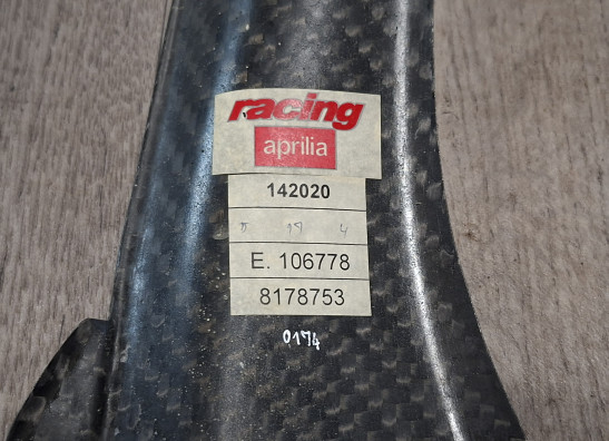 Rechter binnenkuip Aprilia RSV 1000