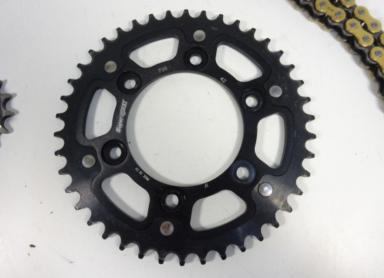 Ketting en tandwielset Ducati Monster 695