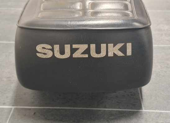 Zadel Suzuki GN 125