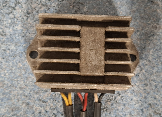 Regler Gleichrichter Ducati 748