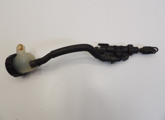 Rempomp achter Yamaha FAZER 600