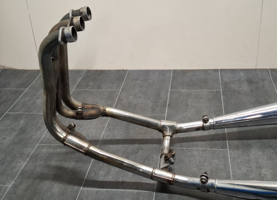 Uitlaat Triumph Trident 900