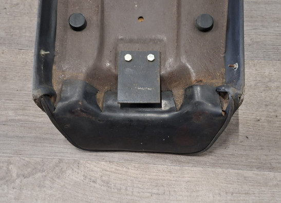 Zadel Suzuki GS 1000