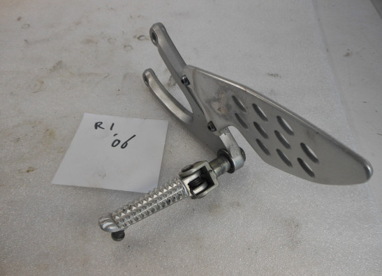 Main step holder left Yamaha YZF R1