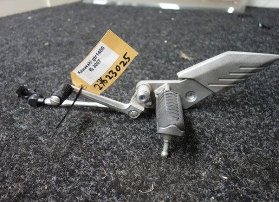 Fussrastetrager vorne links Kawasaki GTR 1400