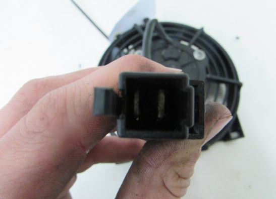 Ventilator Aprilia Tuono 1000