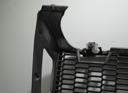 Cowl V shape under BMW K 1100 LT