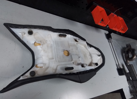 Sitzbank Aprilia Shiver 750