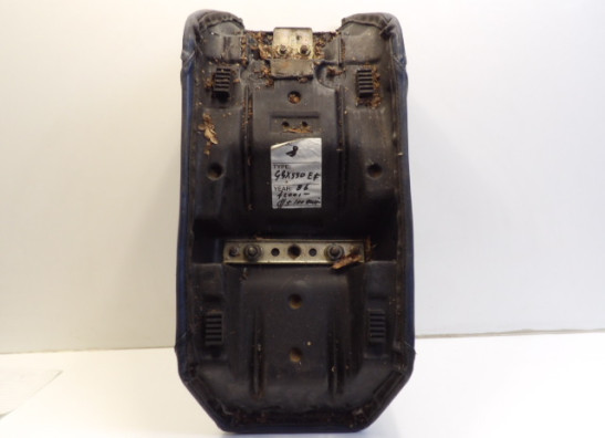 Zadel Suzuki GSX 550 EF