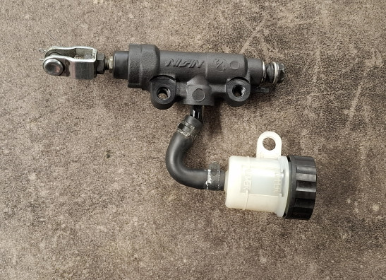 Rempomp achter Kawasaki Z 800