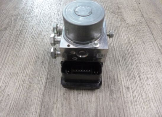 ABS pomp KTM 390 Duke