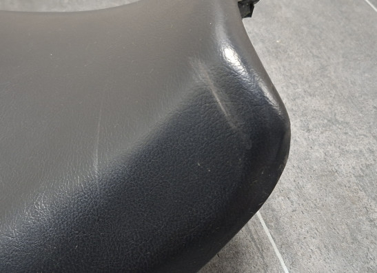Zadel Suzuki RF 900
