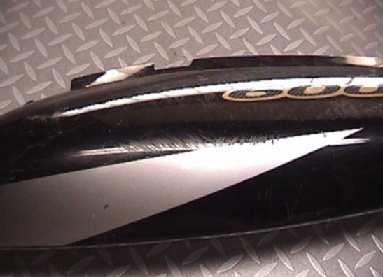 Linker achterkant Suzuki GSX F 600