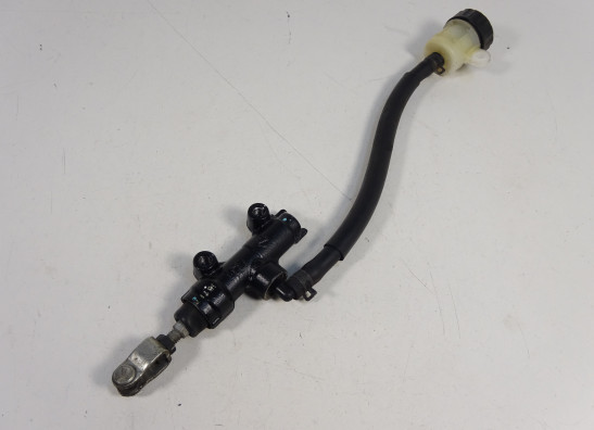 Rempomp achter Kawasaki Ninja 300