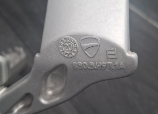 Fussrastetrager vorne rechts Ducati Multistrada V4