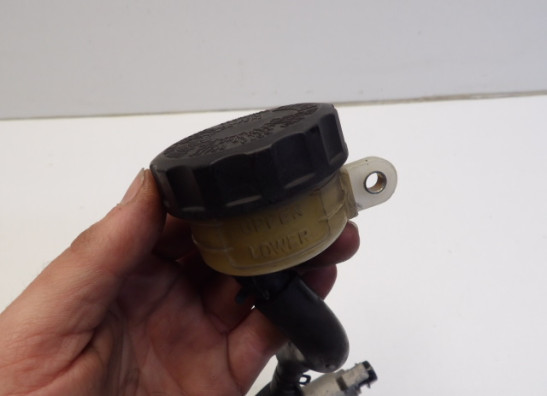 Rempomp achter Honda VT 1100