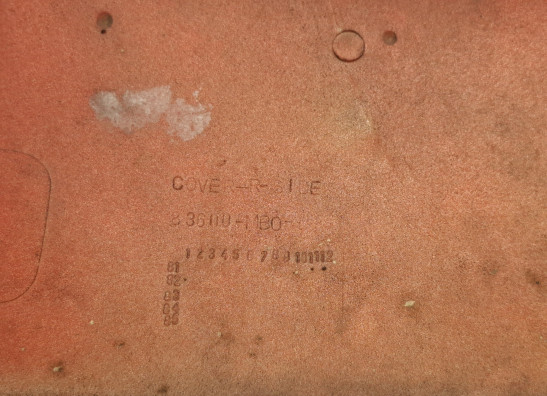 Rechter zijkuip klein Honda VF 700  750 S Sabre