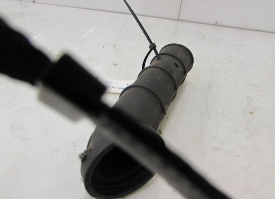 Air intake center Triumph 1200 Daytona